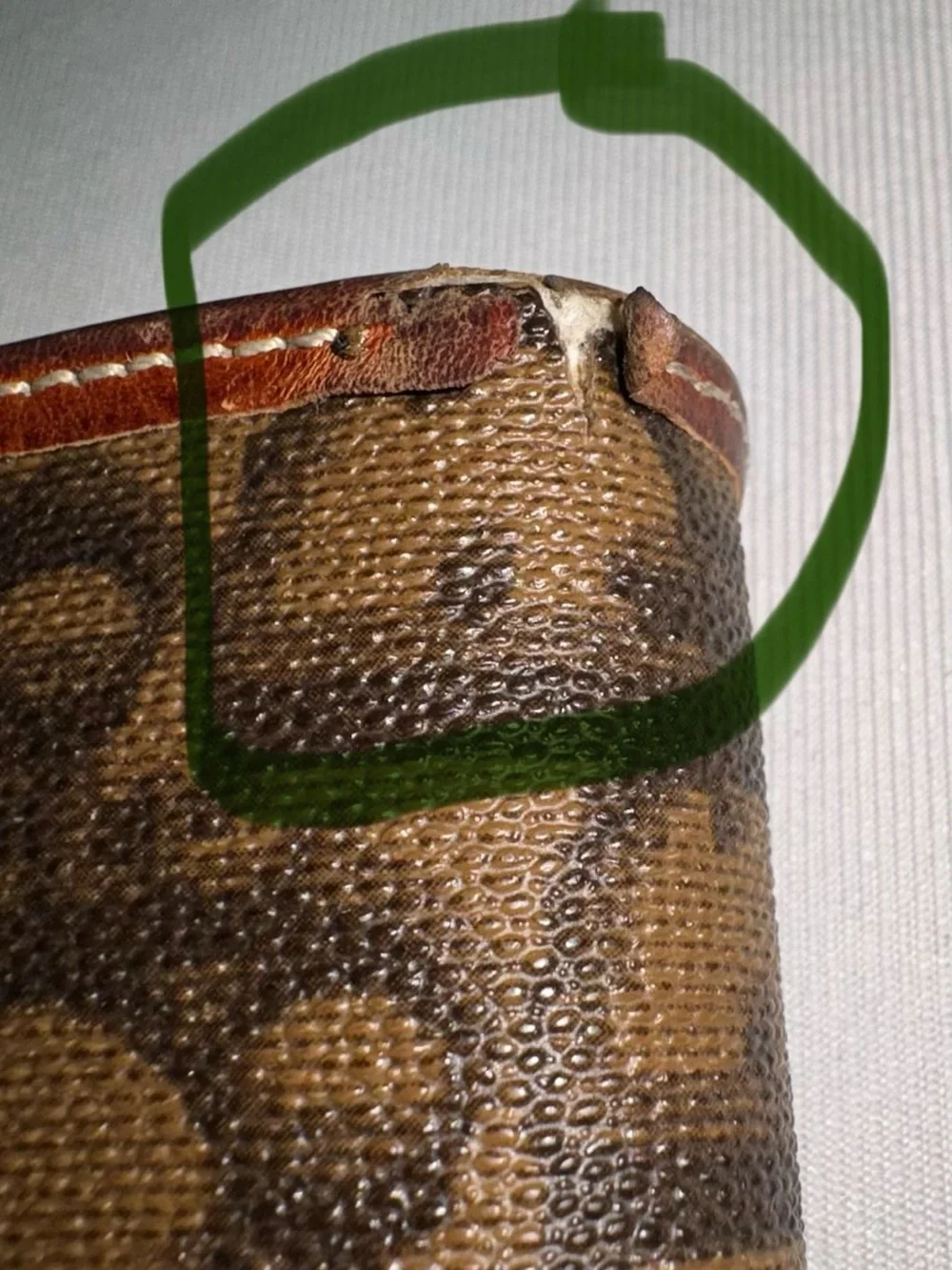 Dior wallet signature